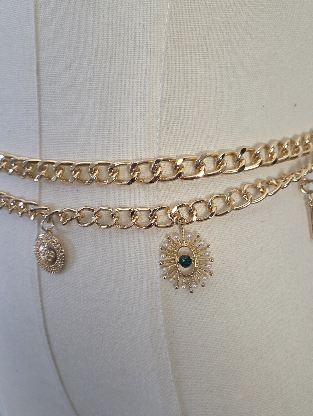 Gold Layered Chain Belt With Charm Decor - Picture 7 of 8